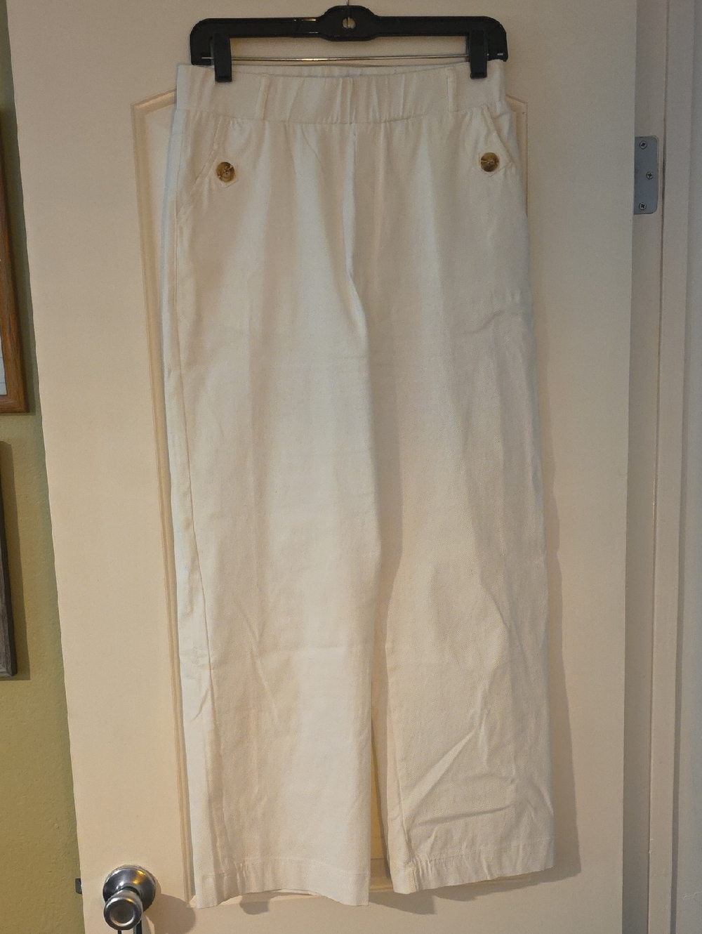 Women's Cream Straight-Leg Pants - Classic Casual Style